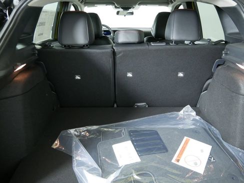 New 2026 Nissan Kicks SR AWD/4WD image 17