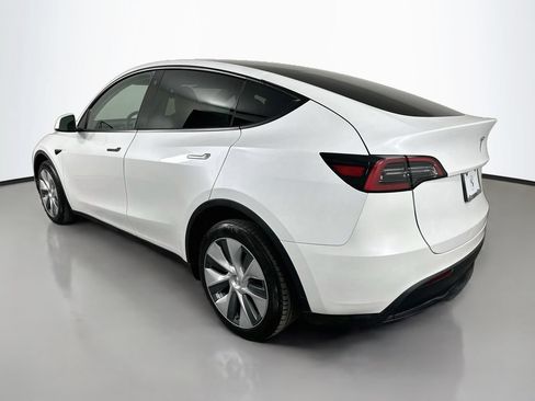 Used 2023 Tesla Model Y Long Range AWD/4WD image 7
