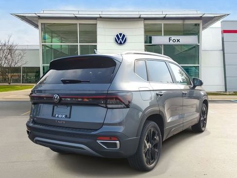 New 2025 Volkswagen Taos SE image 4