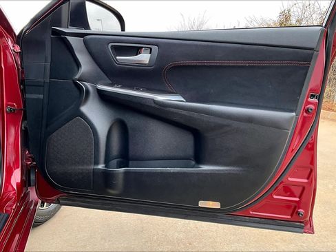 Used 2016 Toyota Camry XSE image 26