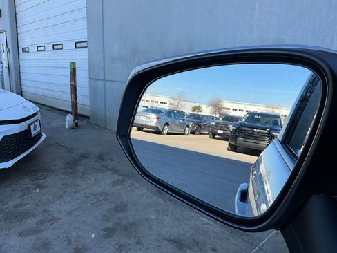 Used 2025 Toyota RAV4 XLE image 19