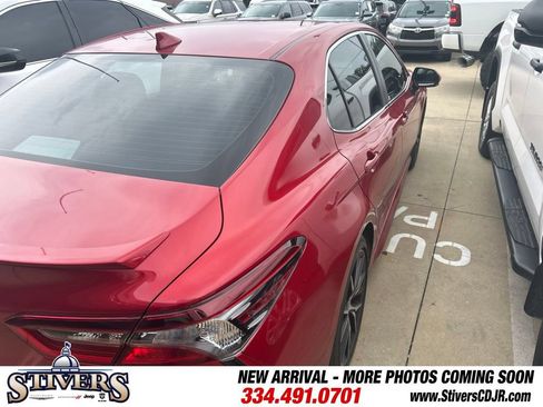 Used 2024 Toyota Camry SE w/ Cold Weather Package FWD image 7