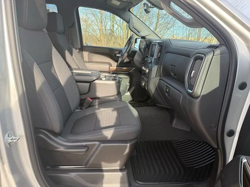 Used 2021 Chevrolet Silverado 1500 LT image 22