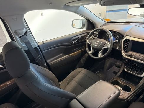 Used 2023 GMC Acadia SLE w/ Driver Convenience Package image 30