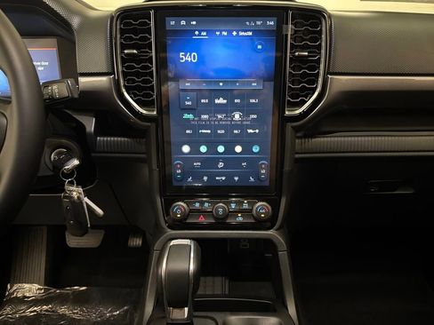 New 2025 Ford Ranger XLT w/ Equipment Group 301A High image 9