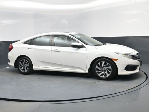 Used 2016 Honda Civic EX image 2