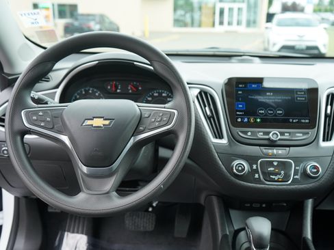 Used 2022 Chevrolet Malibu LS w/ LPO, Floor Liner Package FWD image 17