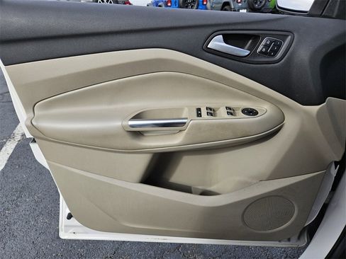 Used 2017 Ford Escape Titanium image 30