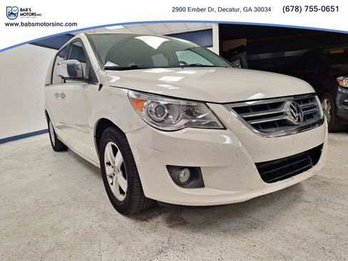 Used 2011 Volkswagen Routan SEL Premium FWD image 26