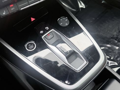 Used 2023 Audi Q4 e-tron Premium Plus w/ Premium Plus image 31