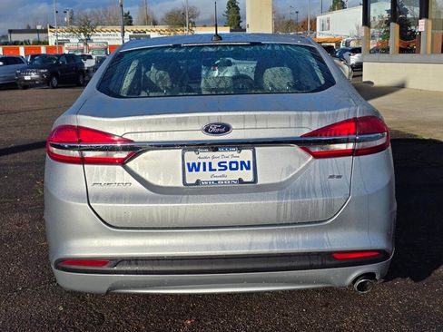 Used 2018 Ford Fusion SE image 8