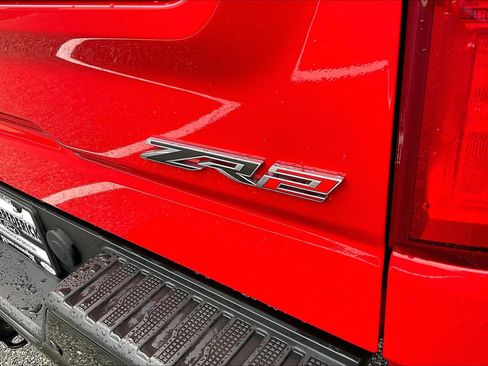Used 2022 Chevrolet Silverado 1500 ZR2 w/ Technology Package AWD/4WD image 8