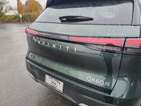 New 2026 INFINITI QX60 Luxe image 18