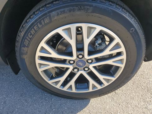 Used 2022 Ford Escape SEL w/ Technology Package image 30