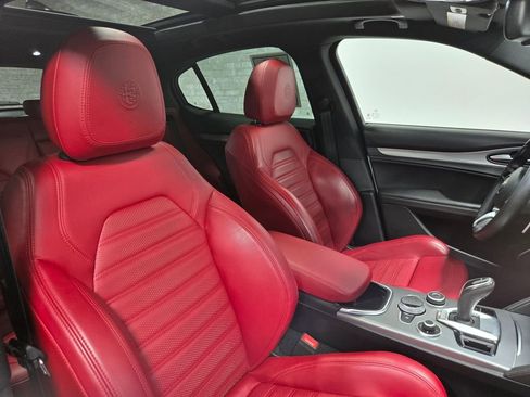 Used 2022 Alfa Romeo Stelvio Veloce image 58