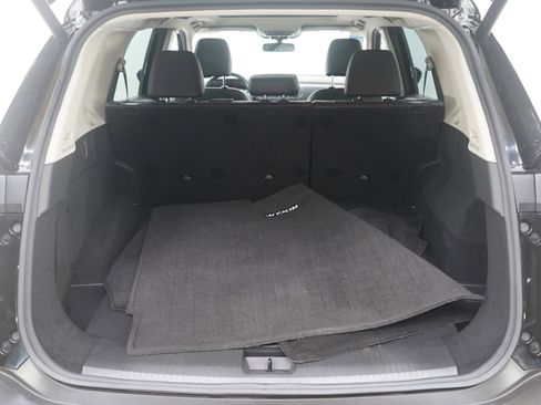 Used 2022 Nissan Rogue SV w/ SV Premium Package image 18