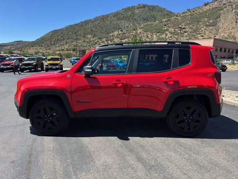 Used 2018 Jeep Renegade Trailhawk AWD/4WD image 5