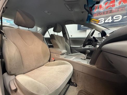 Used 2011 Toyota Camry LE w/ LE Extra-Value Pkg image 4