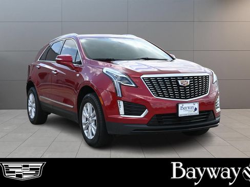 Certified 2025 Cadillac XT5 Luxury FWD image 4