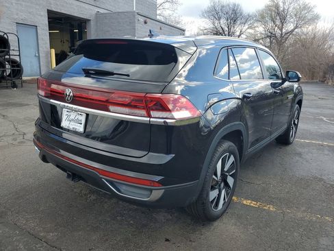 Used 2025 Volkswagen Atlas Cross Sport SE image 7