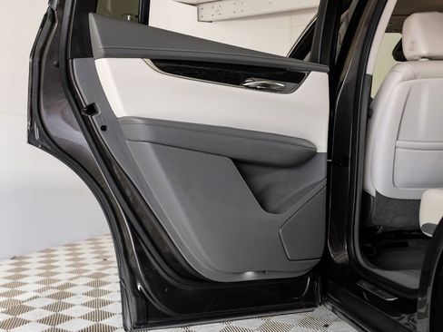 Used 2020 Cadillac XT6 Premium Luxury FWD image 48