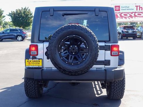 Used 2017 Jeep Wrangler Unlimited Sport w/ Quick Order Package 24S AWD/4WD image 9
