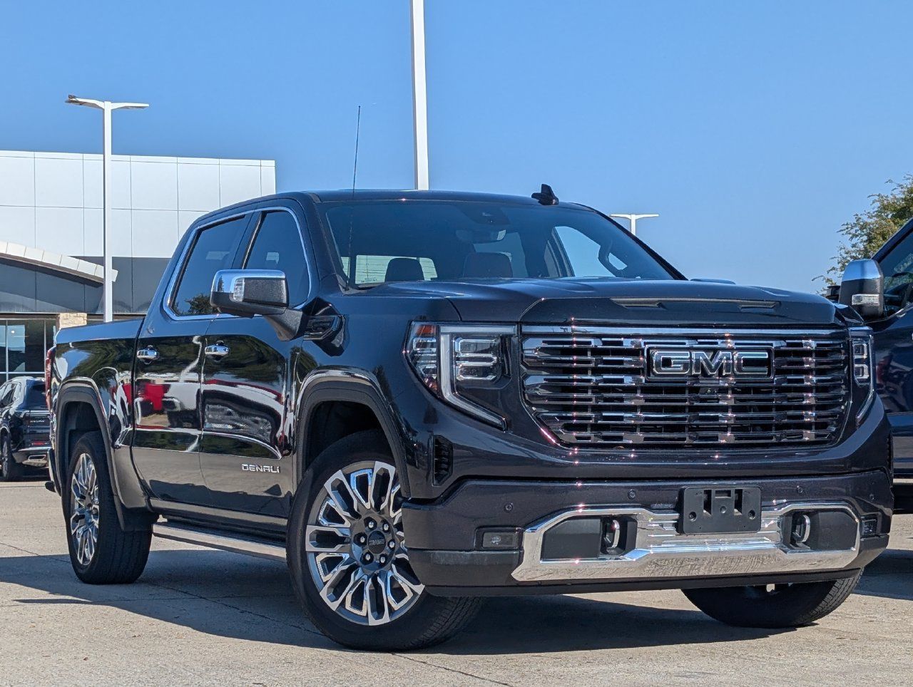 Used 2025 GMC Sierra 1500 Denali Ultimate AWD/4WD image 1