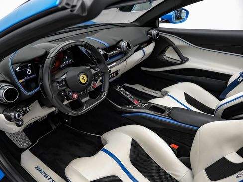 Used 2022 Ferrari 812 GTS RWD image 2