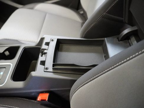 Used 2017 Ford Escape SE image 24