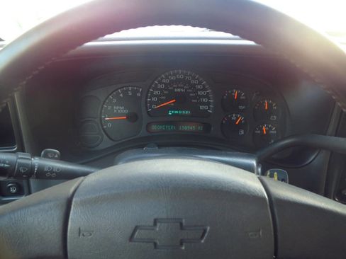 Used 2004 Chevrolet Silverado 1500 LS RWD image 8