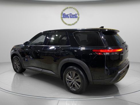 Used 2022 Nissan Pathfinder S AWD/4WD image 2