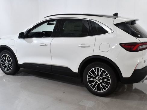 New 2025 Ford Escape SE w/ PHEV Premium Package image 3