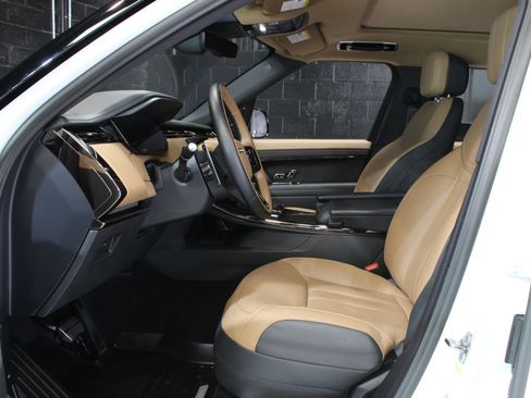 Used 2023 Land Rover Range Rover Sport SE Dynamic image 31