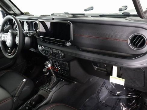 Used 2026 Jeep Wrangler Rubicon AWD/4WD image 8