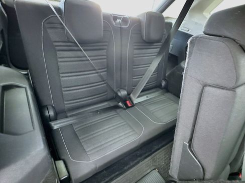 Used 2022 Volkswagen Tiguan S FWD image 18