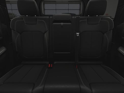 New 2025 Jeep Grand Cherokee Altitude image 28