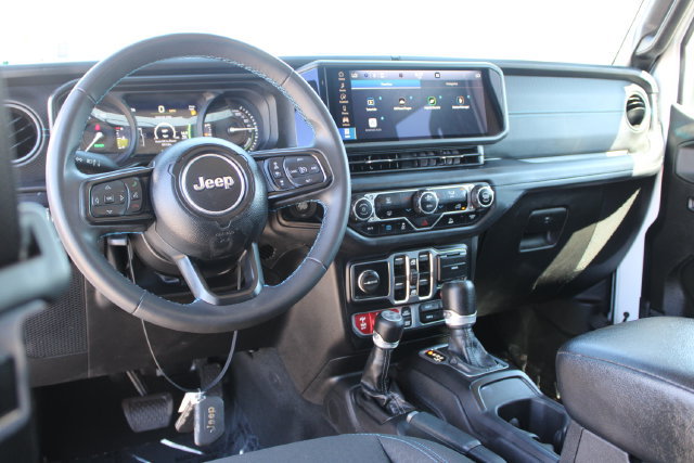 Used 2024 Jeep Wrangler Unlimited Rubicon 4xe AWD/4WD image 15