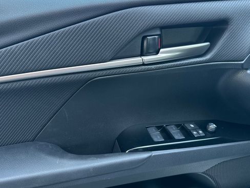 New 2026 Toyota Camry Hybrid FWD image 10