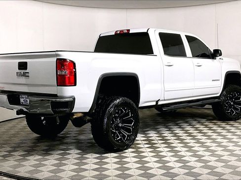 Used 2018 GMC Sierra 1500 SLE image 12