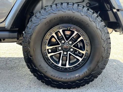Used 2026 Jeep Wrangler Unlimited Rubicon AWD/4WD image 11
