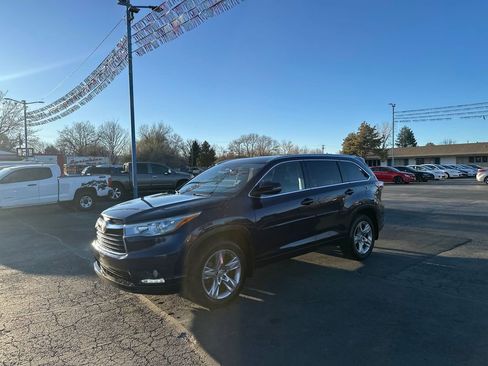 Used 2014 Toyota Highlander Limited w/ Driver Technology Package image 17