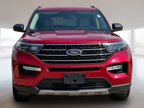 Used 2020 Ford Explorer XLT w/ Equipment Group 202A AWD/4WD image 3