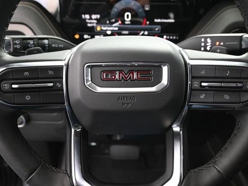 Used 2025 GMC Yukon XL Elevation image 34