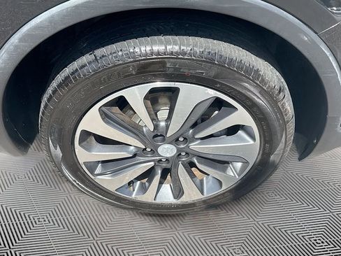 Used 2021 Buick Encore Preferred image 31