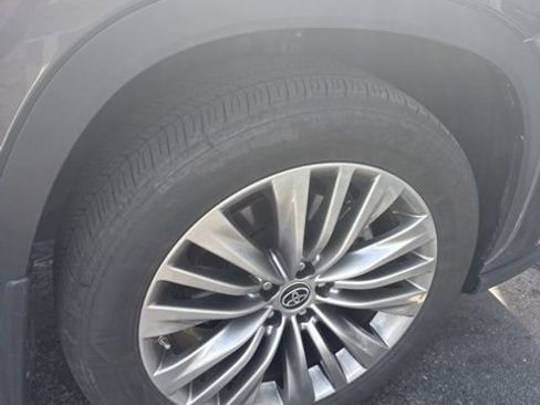 Used 2022 Toyota Highlander Platinum image 14