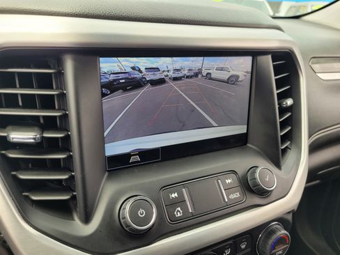Used 2023 GMC Acadia SLT FWD image 18