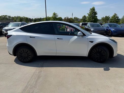 Used 2021 Tesla Model Y Long Range AWD/4WD image 4