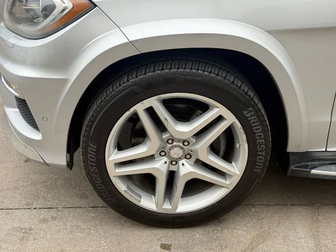 Used 2014 Mercedes-Benz GL 550 4MATIC image 46