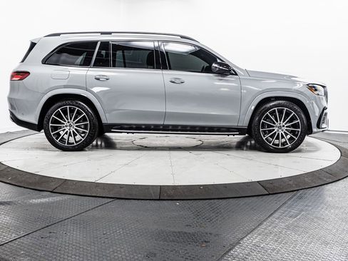 Used 2025 Mercedes-Benz GLS 580 4MATIC image 38
