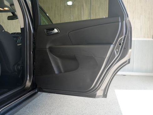 Used 2019 Dodge Journey SE FWD image 37